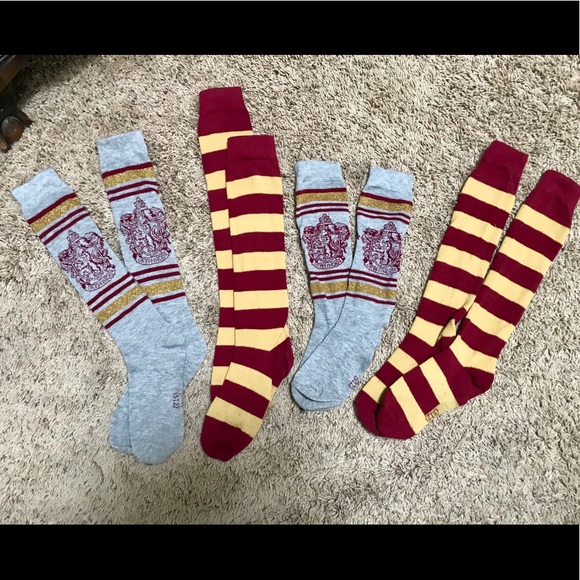 Harry Potter Accessories - 🦁Lot of 4 Gryffindor socks⚡️
